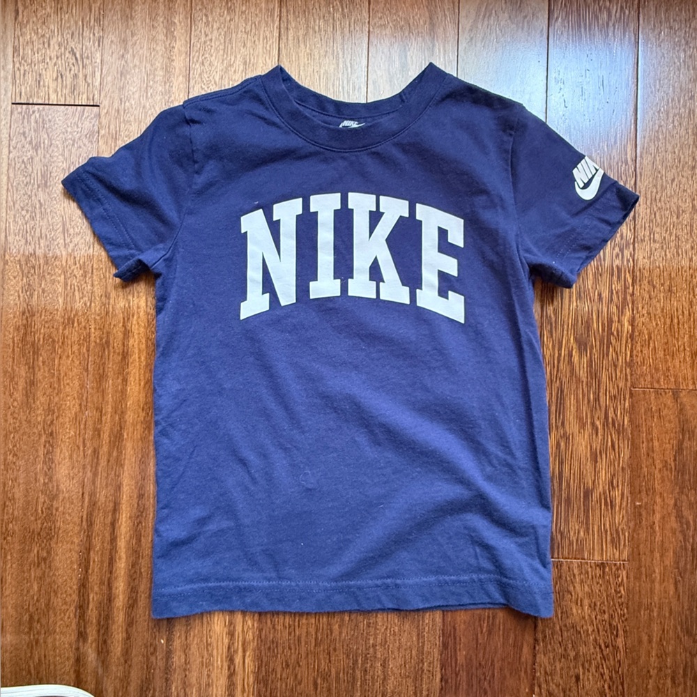 Nike Kids Dark Blue Short Sleeve Tee Size S (4-5 yrs)